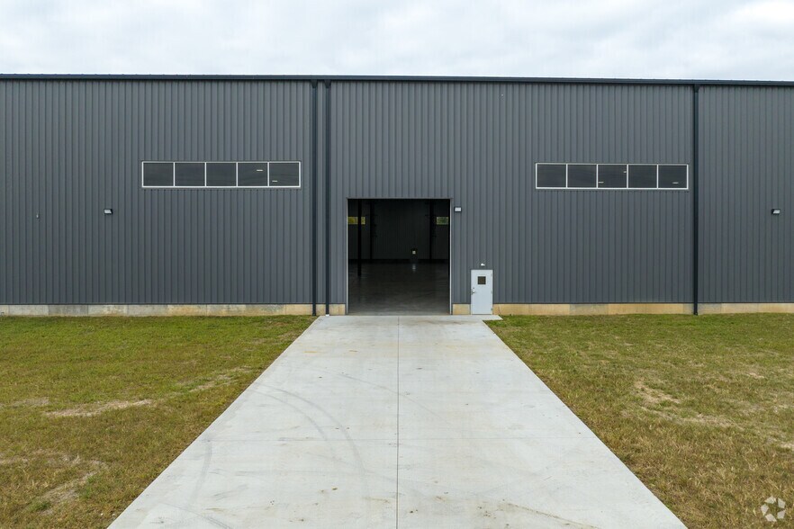 More Photos Of 340 Commerce Drive, South Point Warehouse For Lease
