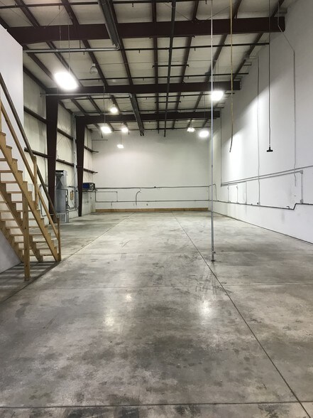More Photos Of 5600 N 58th Ct, Lincoln Warehouse For Lease