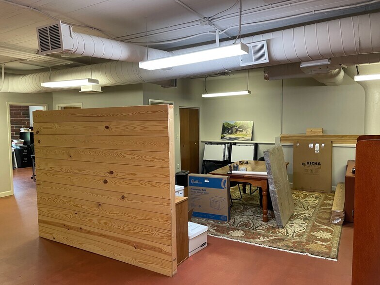More Photos Of 1230 W Morehead St, Charlotte Loft Creative Space For Lease