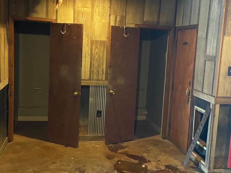 More Photos Of 110 E Main St, Bunceton Restaurant For Sale
