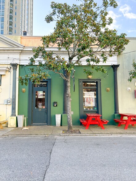 More Photos Of 69 St Michael St, Mobile Restaurant For Lease