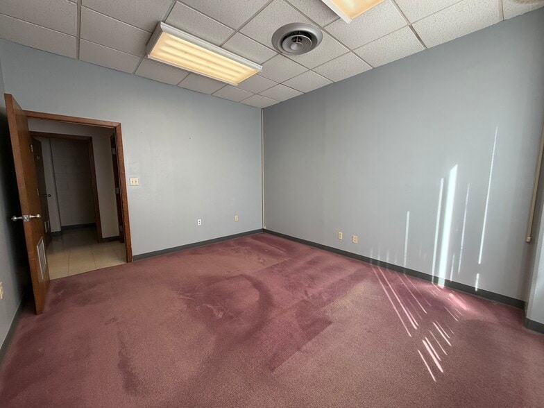 More Photos Of 1905 A St, South Sioux City Industrial For Sale