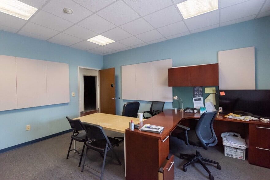 More Photos Of 913-929 Wallace St, Philadelphia Distribution For Lease