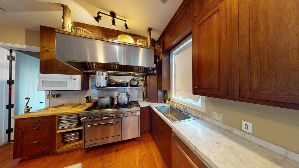 More Photos Of 195 State Route 151, Smithfield Hospitality For Sale