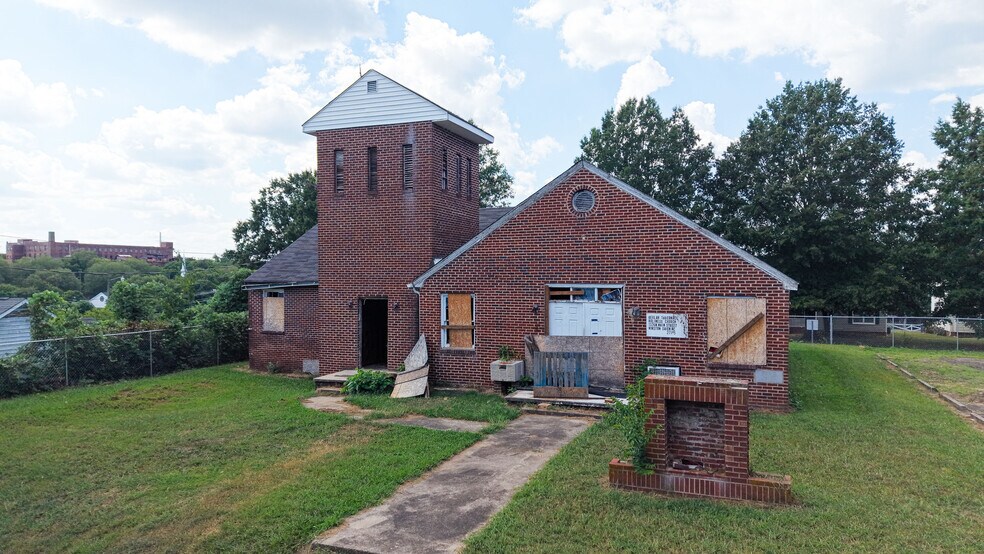 More Photos Of 1326 N Main St, Winston-Salem Specialty For Sale