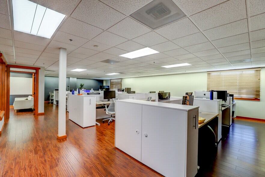 More Photos Of 155 El Camino Real, Tustin Office For Lease