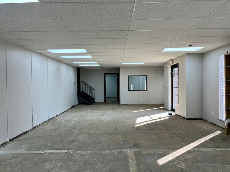 More Photos Of 1632-1644 Clara St, Columbus Warehouse For Lease