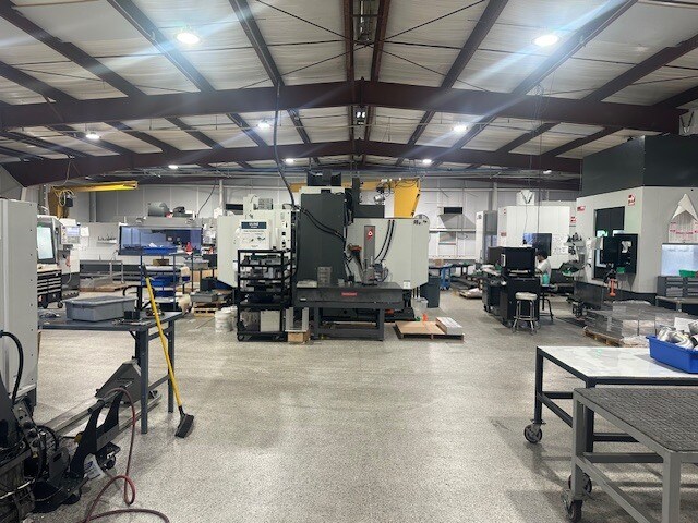 More Photos Of 13110 60th St, Clearwater Warehouse For Lease