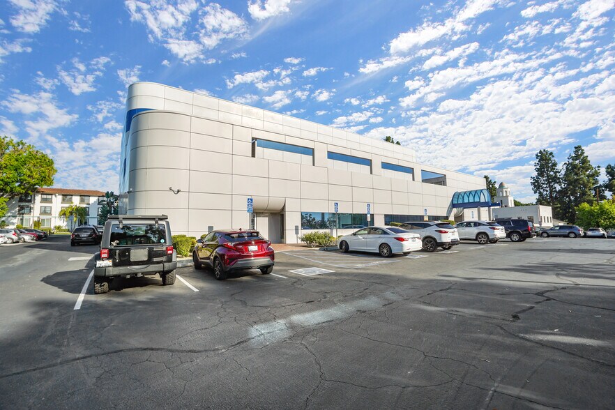 More Photos Of 8135 S Painter Ave, Whittier Medical For Lease