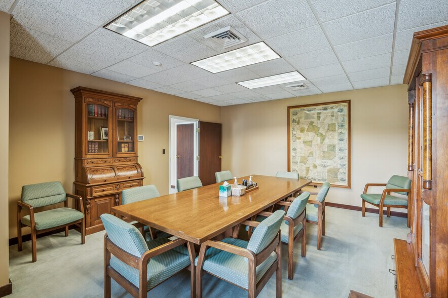 More Photos Of 111 Simsbury Rd, Avon Medical For Lease