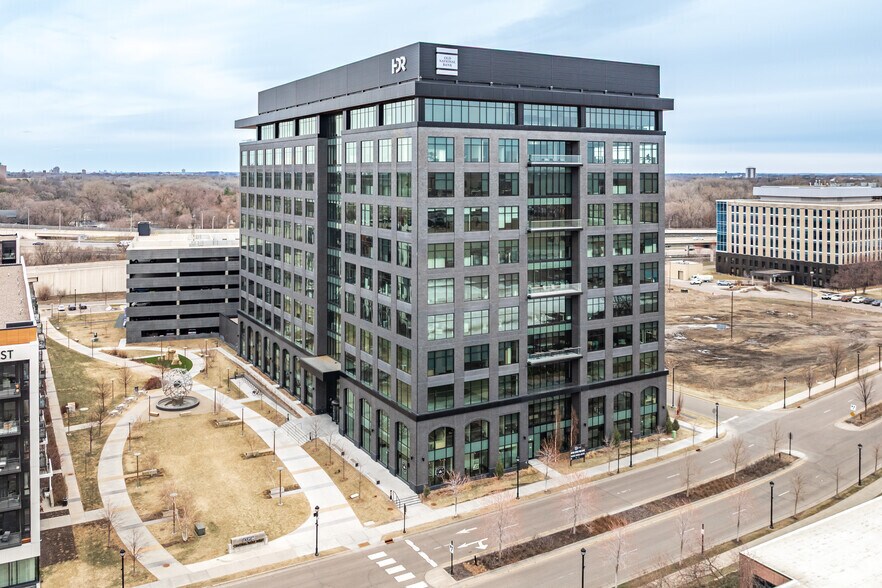 More Photos Of 1601 Utica Ave S, Minneapolis Office For Lease