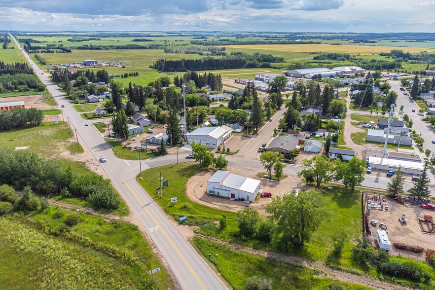 More Photos Of 20 Railway Av S, Marwayne General Retail For Sale