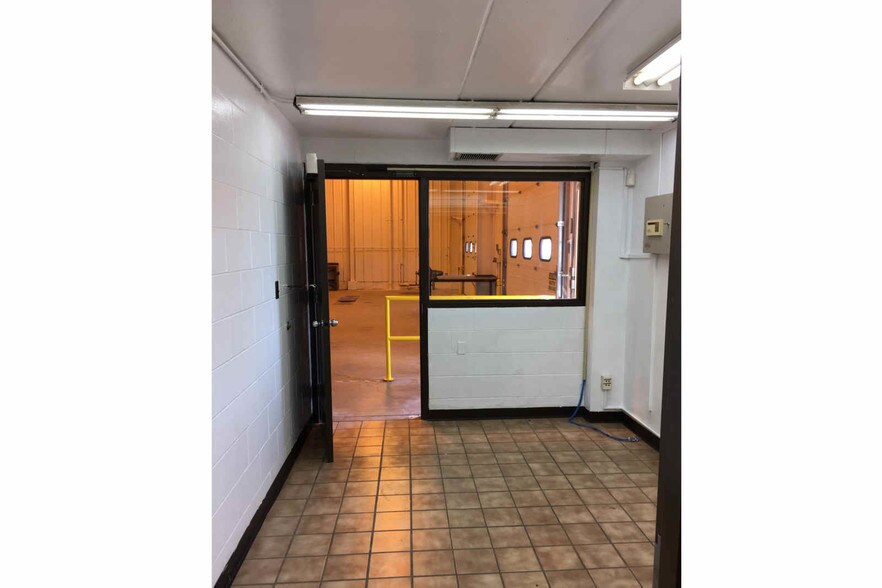 More Photos Of 720 S Taft Ave, Mason City Truck Terminal For Sale