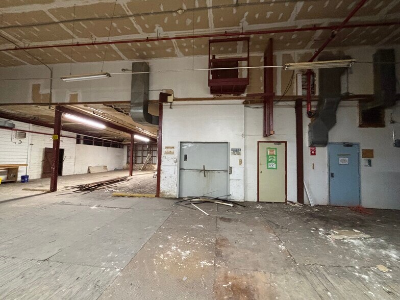More Photos Of 501 N Main Ave, Springfield Warehouse For Lease