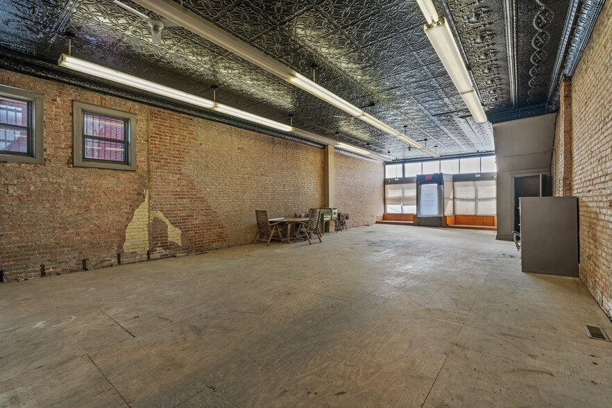 More Photos Of 2510 E 85th St, Kansas City Flex For Sale