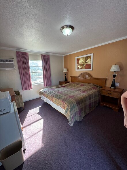 More Photos Of 16872 SE Highway 19, Cross City Hotel For Sale
