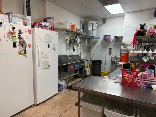 More Photos Of 3369 Pine Ridge Rd, Naples General Retail For Sale