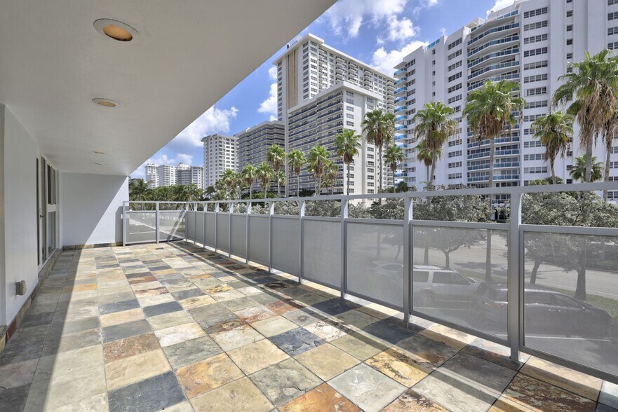 More Photos Of 3425 Galt Ocean Dr, Fort Lauderdale Storefront Retail Office For Lease