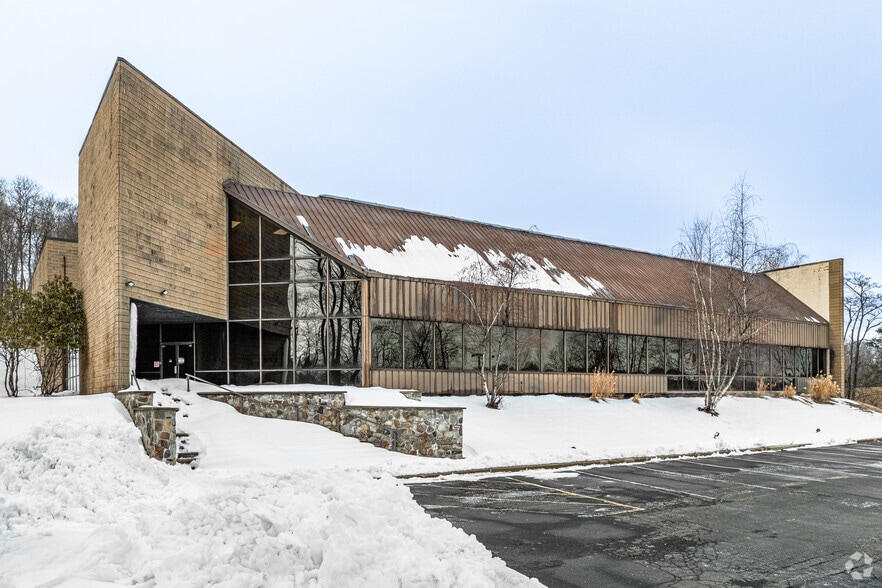 Primary Photo Of 500 Corporate Dr, Mahwah Light Manufacturing For Sale