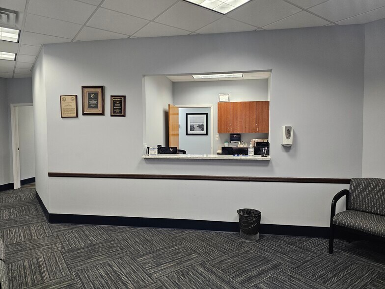 More Photos Of 500 Montauk Hwy, West Islip Medical For Lease