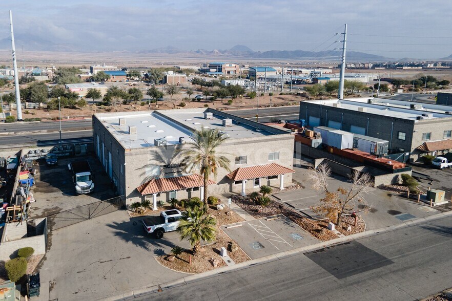 More Photos Of 2057 Pabco Rd, Henderson Warehouse For Lease