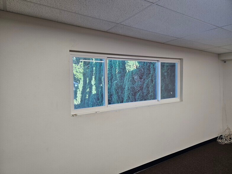 More Photos Of 15317 Paramount Blvd, Paramount Office For Lease