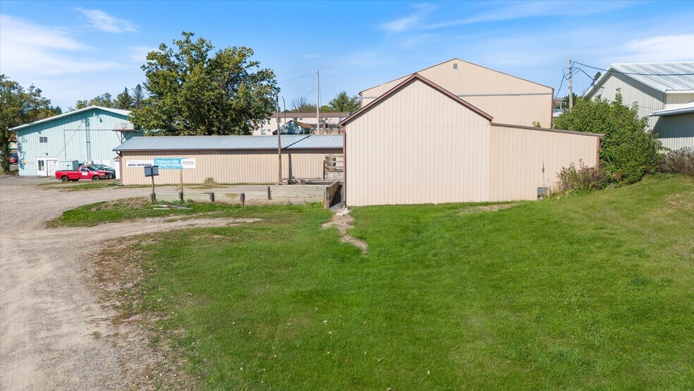 More Photos Of 816 NW 4th St, Grand Rapids General Retail For Sale