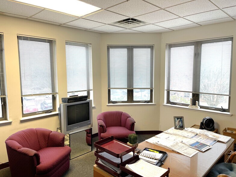 More Photos Of 3405-3407 Olandwood Ct, Olney Office For Sale