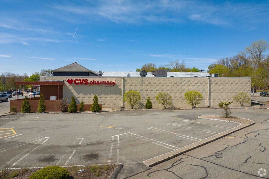 More Photos Of 1210 Hamburg Tpke, Wayne Unknown For Lease