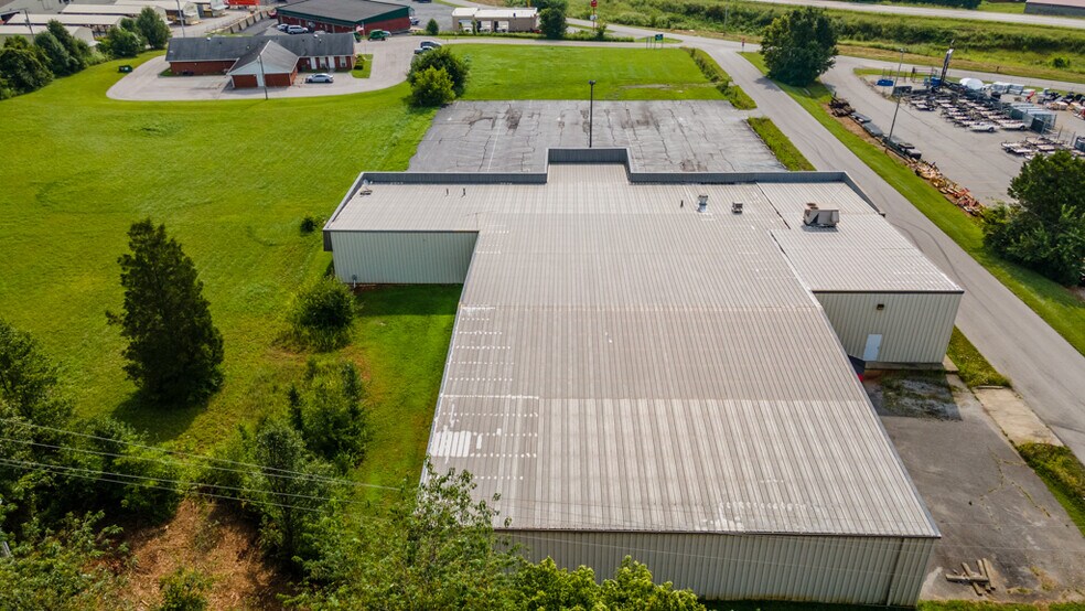 More Photos Of 1849 Gardner Ln NW, Corydon Sports And Entertainment For Sale