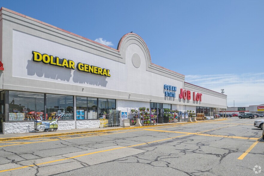 More Photos Of 1024 Kings Hwy, New Bedford Storefront For Lease