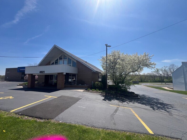 Primary Photo Of 4921 E State St, Rockford Storefront Retail Office For Lease