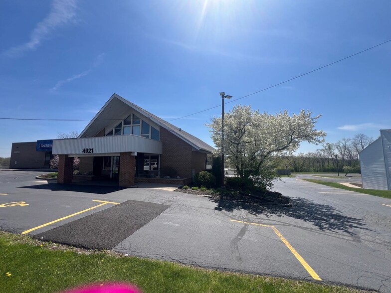 More Photos Of 4921 E State St, Rockford Office For Sale