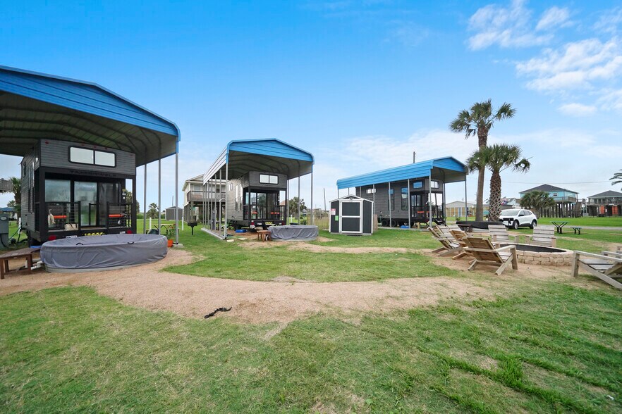 More Photos Of 1845 Oleander, Crystal Beach Trailer Camper Park For Sale