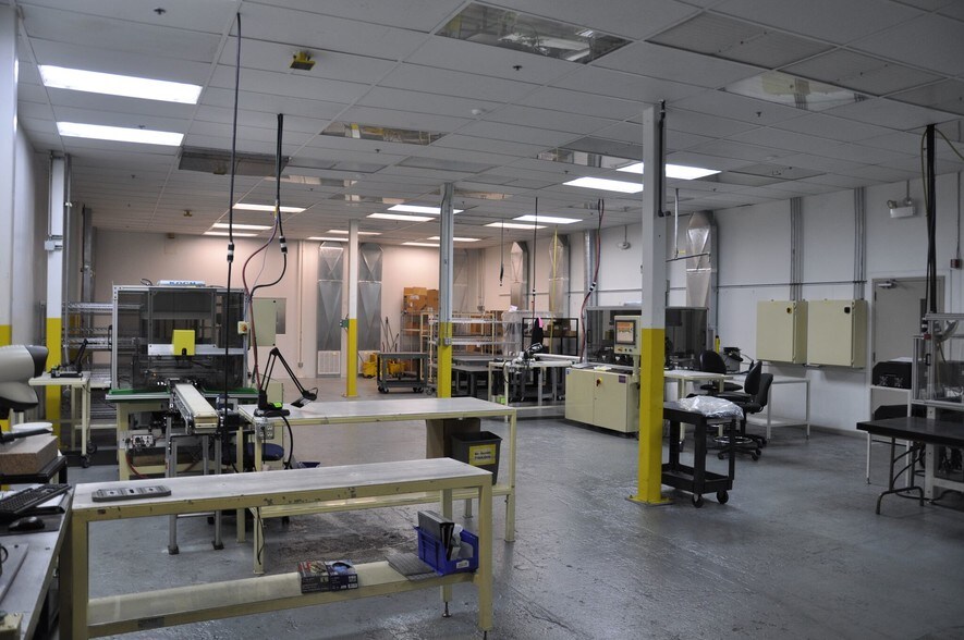 More Photos Of 2903 Lee Ave, Sanford Manufacturing For Sale