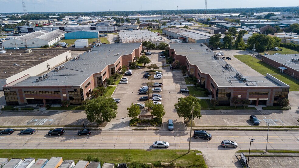 Primary Photo Of 520 Elmwood Park Blvd, Elmwood Flex For Sale