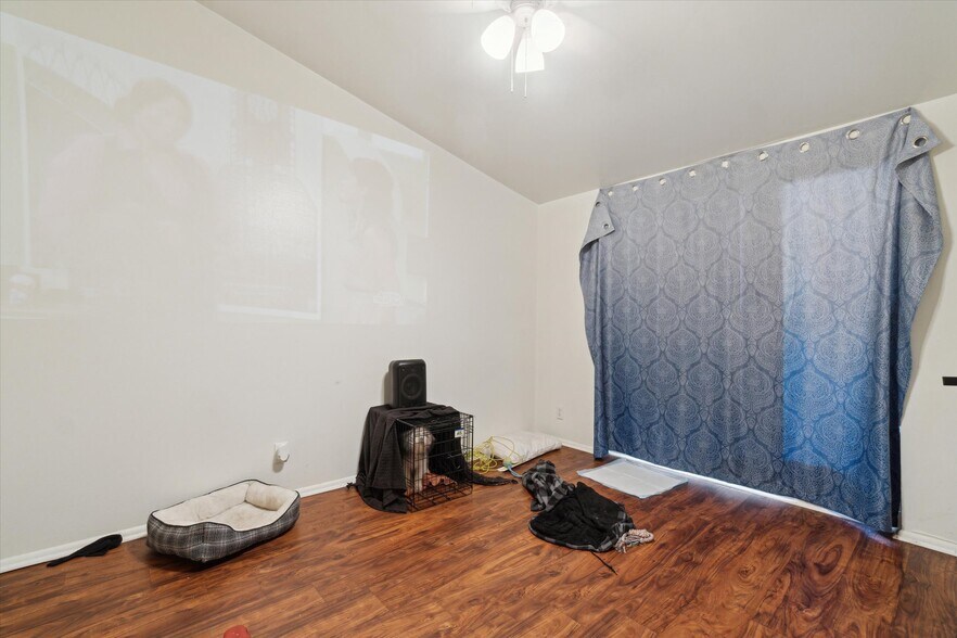 More Photos Of 4248 N 76th St, Milwaukee Storefront Retail Residential For Sale