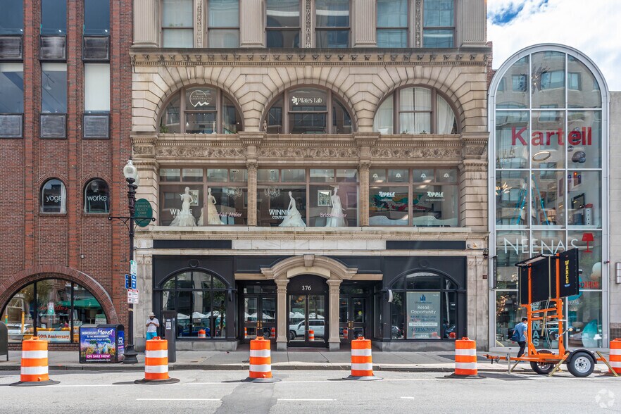 More Photos Of 376 Boylston St, Boston Storefront Retail Office For Lease