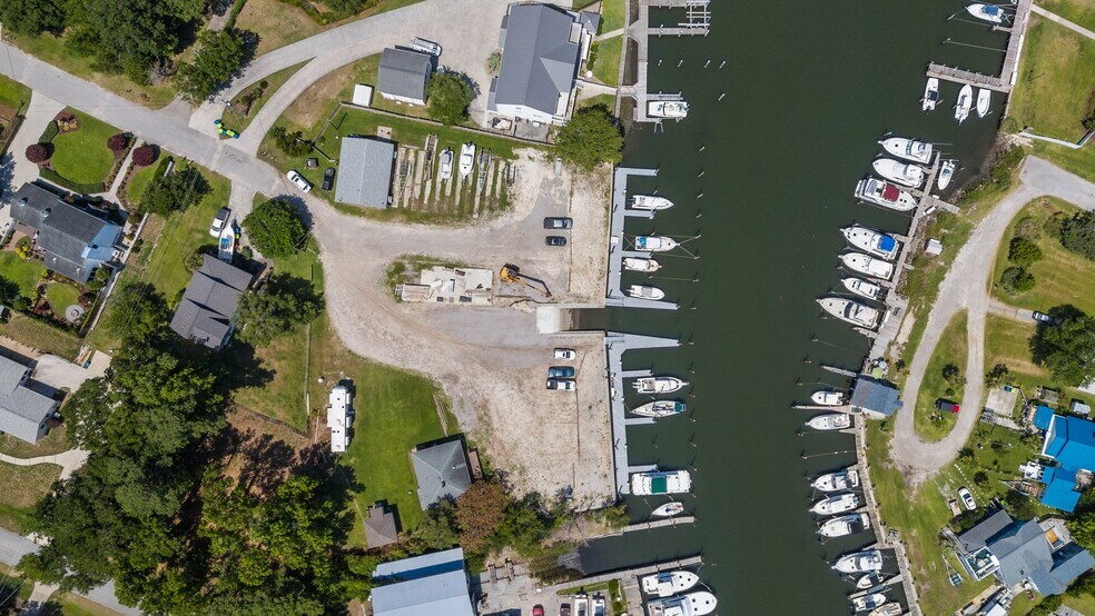 More Photos Of 101 Roanoke Ave, Morehead City Marina For Sale