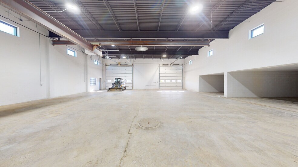 More Photos Of 2625 14th Ave SW ave, Minot Warehouse For Sale