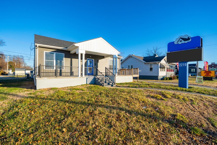 More Photos Of 2219 Frederica St, Owensboro Office For Sale