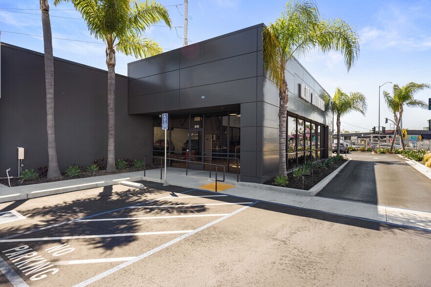 More Photos Of 18155-18195 Euclid St, Fountain Valley Showroom For Lease