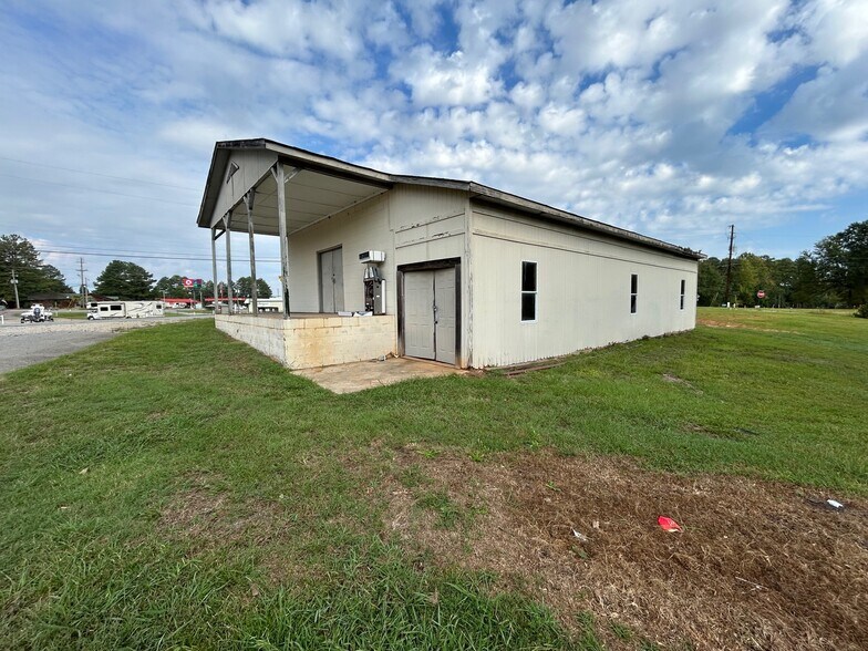 Primary Photo Of 3043 N Columbia St, Milledgeville Warehouse For Lease