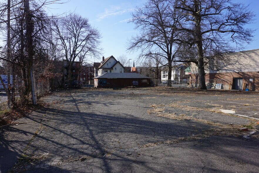 More Photos Of 175 Washington St, Hartford Restaurant For Sale