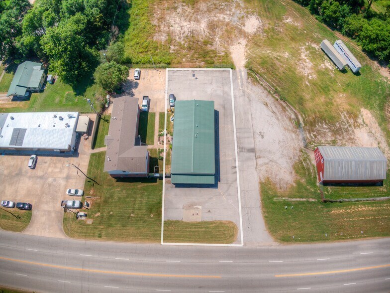 More Photos Of 862 W Taft Ave, Sapulpa Freestanding For Sale