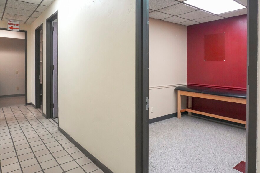 More Photos Of 11559 Leopard St, Corpus Christi Medical For Lease