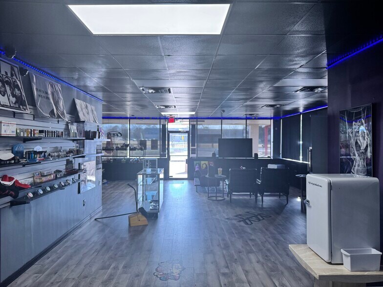 More Photos Of 902 W Panola St, Carthage Freestanding For Lease