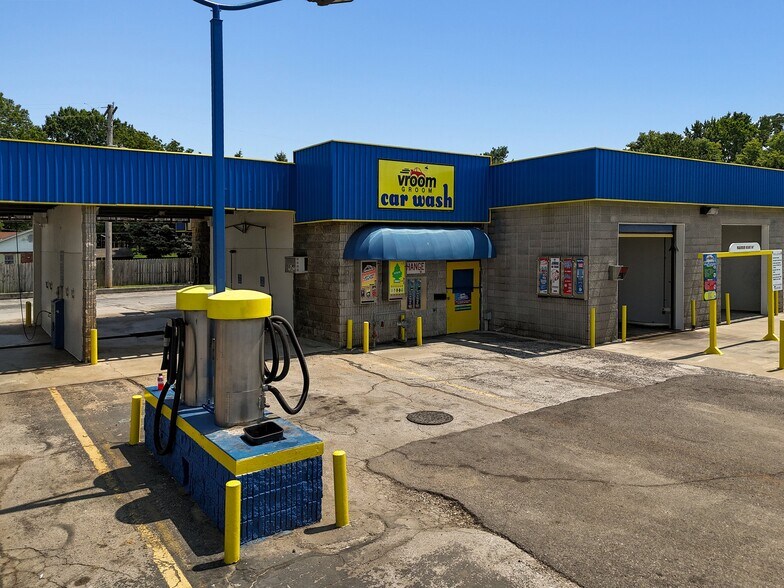 More Photos Of 2812 E Chestnut Expy, Springfield Carwash For Sale