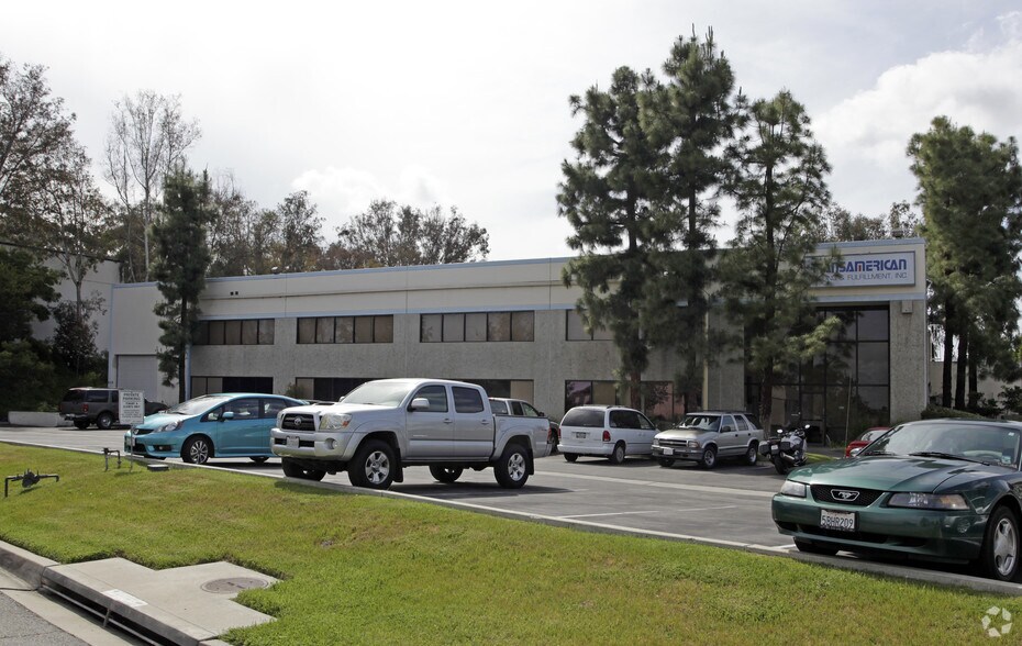 More Photos Of 325 State Pl, Escondido Warehouse For Lease