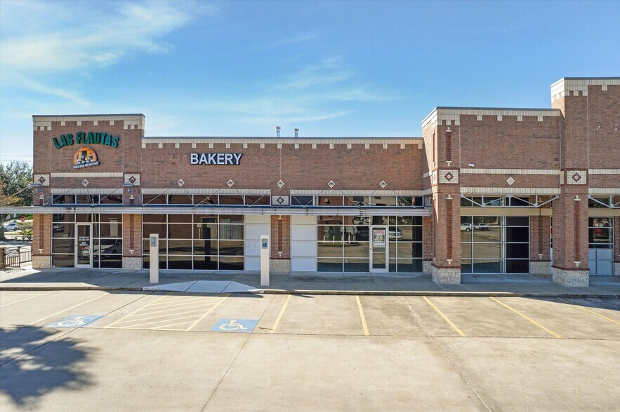 More Photos Of 16512-16580 El Camino Real St, Houston Storefront For Lease